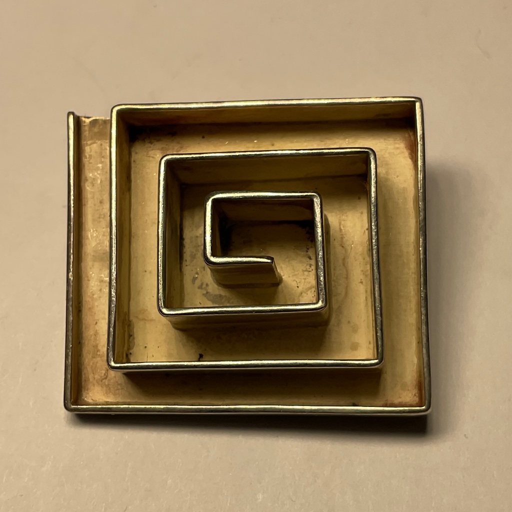Vintage Hecho Mexican Sterling Silver Maze Pendant / Brooch 1” X 1.25”